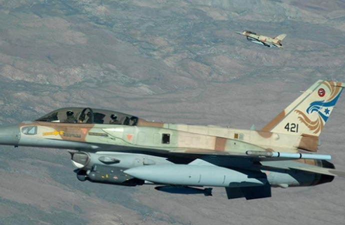 Suriye, İsrail savaş uçağını düşürdü