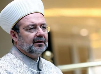 Mehmet Görmez: “Sahte bal tüccarları ile ilgilendiğimiz kadar sahte din tüccarları ile ilgilenmiyoruz”