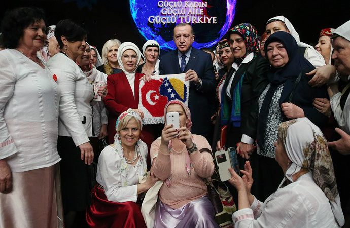 Erdoğan 8 Mart’ı tebrik etti, İslam ‘güncellenmeli’ dedi