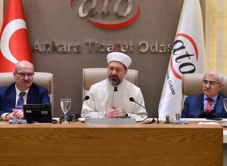 Diyanet İşleri Başkanı, Ticaret Odasının mescidinde Cuma kıldırdı