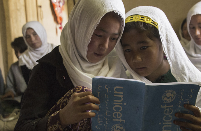 Afganistan’da çocukların yarısı okula gidemiyor