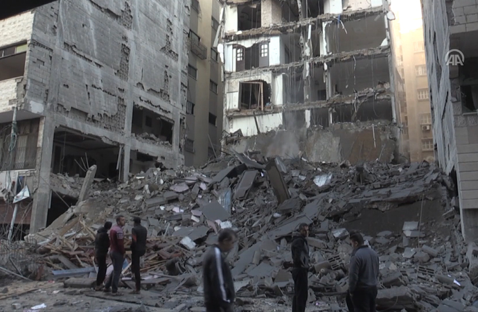 İsrail’in saldırılarında birçok bina enkaza dönüştü