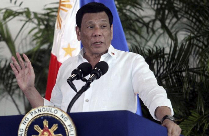 Duterte, kendisini eleştiren Kilise’yi ağır eleştirdi