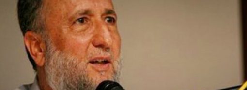 ‘İnandığı gibi yaşamayan, yaşadığı gibi inanmaya başlar’