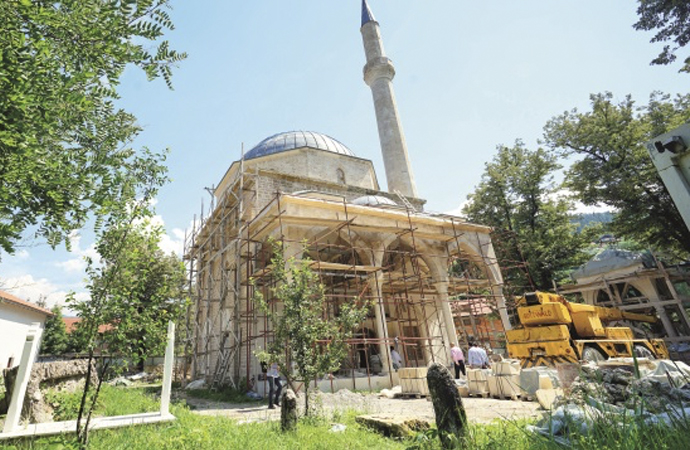 Bosna’da Sırpların yıktığı cami yeniden açılıyor