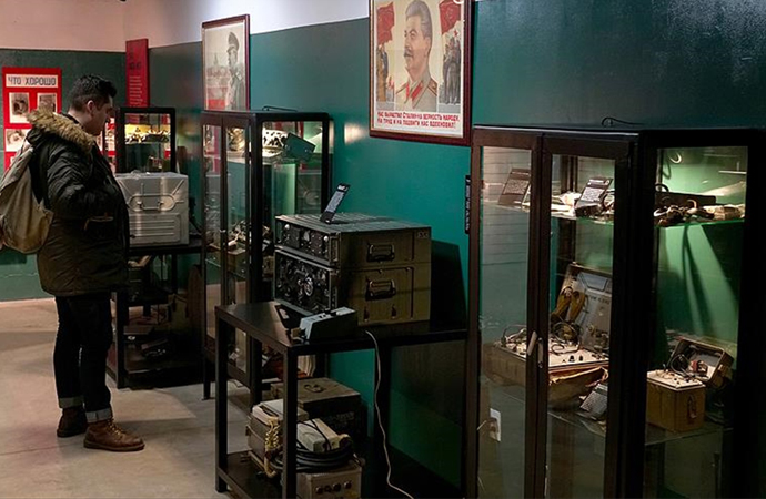 Sovyetlerin casusluk malzemeleri ABD’de açılan ‘KGB Casus Müzesi’nde