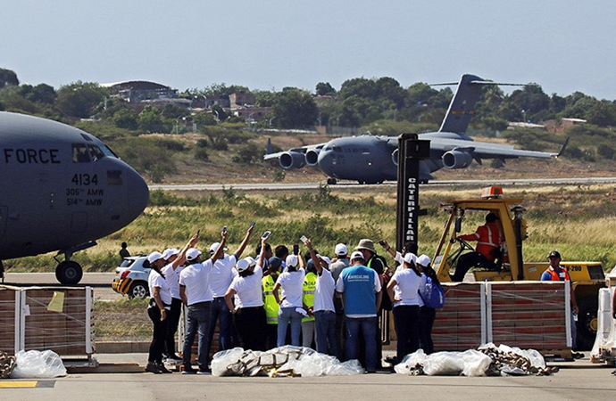 ABD’nin ‘yardım uçakları’ Venezuelalılar için uçtu!