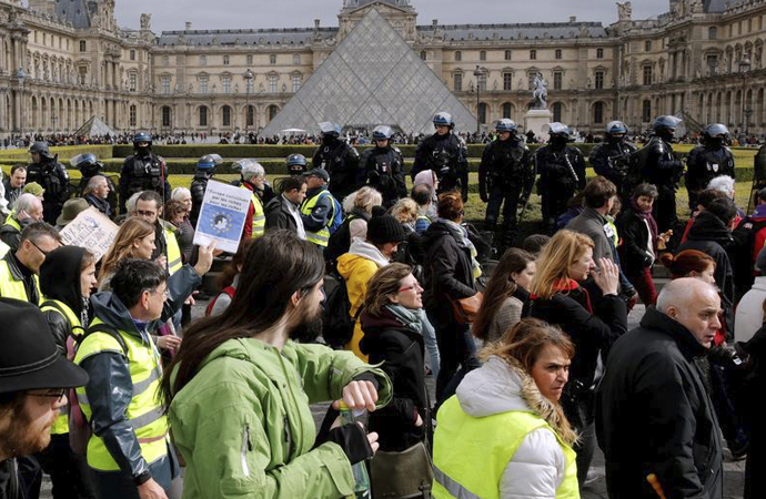 Fransız rejiminden eylemciler için yeni yasa