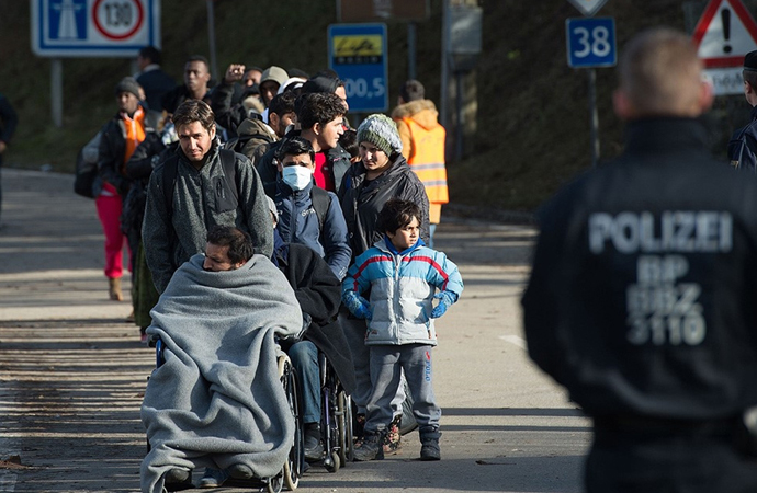 Almanya’da sığınmacılara karşı bir yılda 2 bin suç işlendi