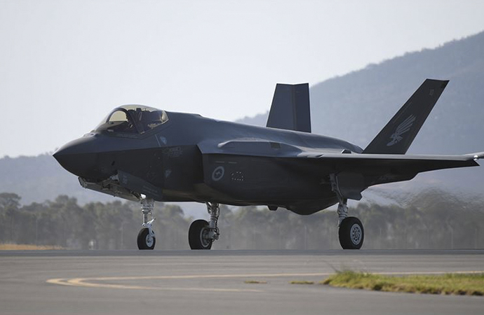 Pentagon iki F-35 teslimini durdurduğunu bildirdi