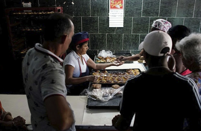 Küba’da gıda ürünleri karneye bağlanıyor