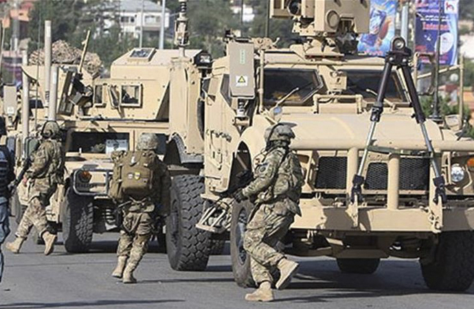 NATO konvoyuna saldırı: 4 ölü