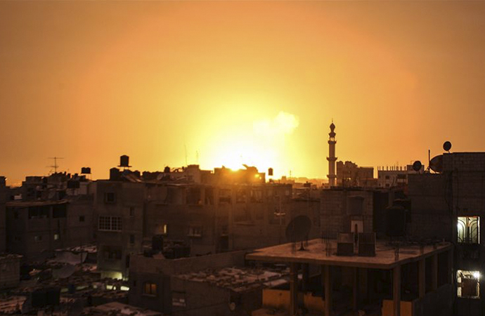 İsrail Gazze’ye hava saldırılarını sürdürüyor