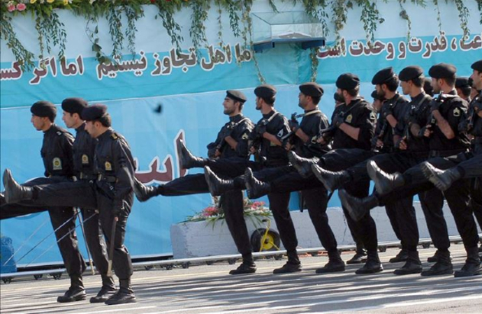 İran’da Devrim Muhafızlarına saldırı