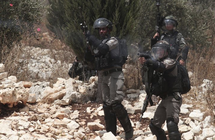 İsrail askerleri Filistinlileri şehit etti