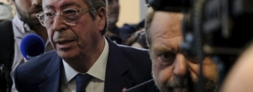 Belediye başkanı ve eşine yolsuzluktan hapis cezası