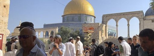 Fanatikler yine Aksa’yı bastı