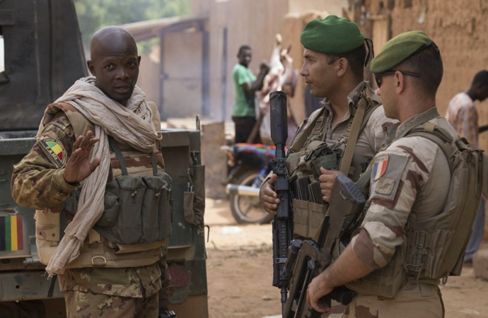 Fransa niçin Mali’de savaşıyor?