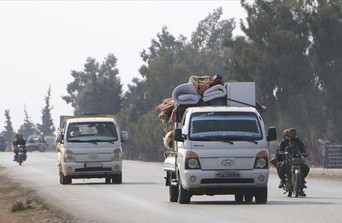 62 bin kişi daha İdlib’den ayrıldı