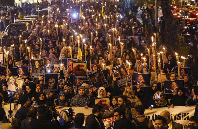 İstanbul’da Mısır cezaevlerindeki koşullara dikkati çekmek için yürüyüş yapıldı