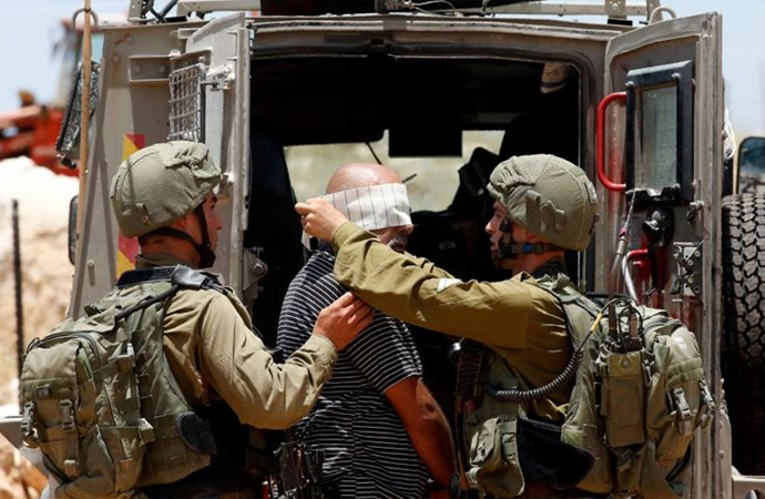 İşgal İsrail güçleri Hamas’ın bazı ileri gelenlerini gözaltına aldı
