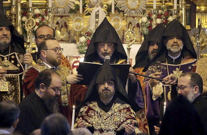Türkiye Ermenileri Patriği yemin töreni ile tahta çıktı