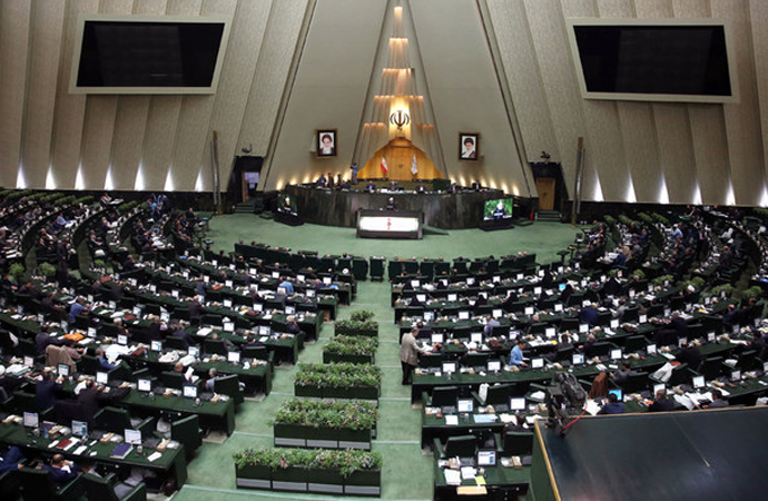İran, Pentagon ve bağlı kurumlarını terörist ilan etti