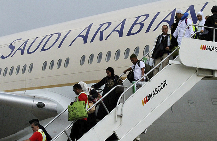 Suudi Arabistan tüm uluslararası uçuşları askıya aldı