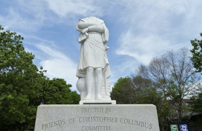 Kristof Kolomb heykelinin başı kesildi
