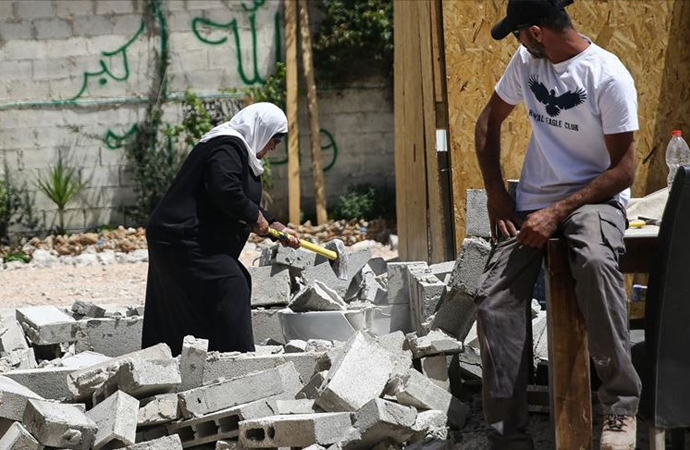 İsrail, Filistinlilere ait evleri yıkmaya devam ediyor