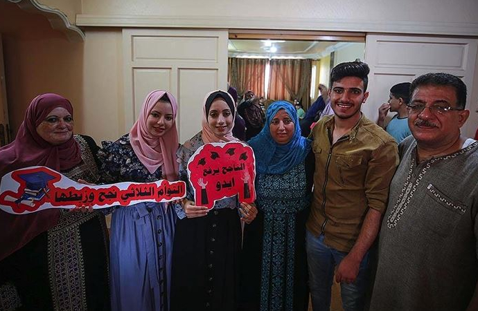 İsrail ablukası altında Gazzeli öğrencilerin büyük başarısı