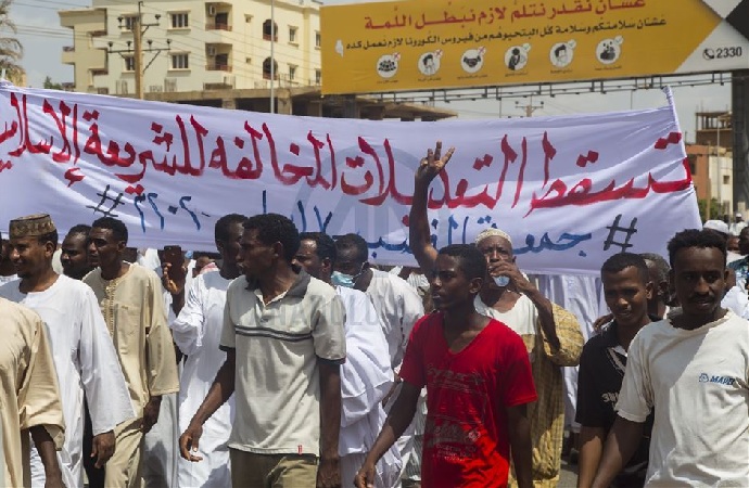 Sudan’da “dini reformlar” protesto edildi