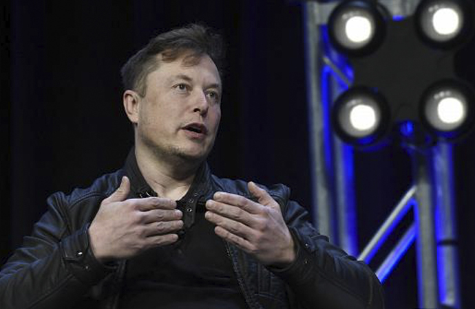 Elon Musk: Kime istiyorsak darbe yaparız!