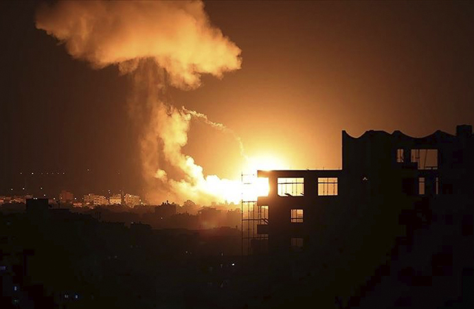 İsrail Gazze’de Hamas’a ait bazı noktalara saldırdı