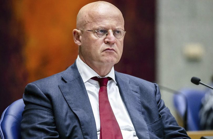 Hollanda Adalet Bakanından ‘kural’ ihlali