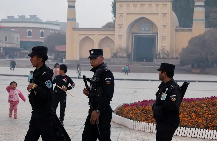 Çin, “Doğu Türkistan’da binlerce cami yıkıldı” haberini yalanladı