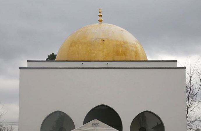 Fransa’da camiye ölüm tehditli mesaj bırakıldı