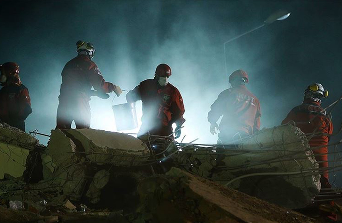 İzmir’deki depremde can kaybı 79 oldu