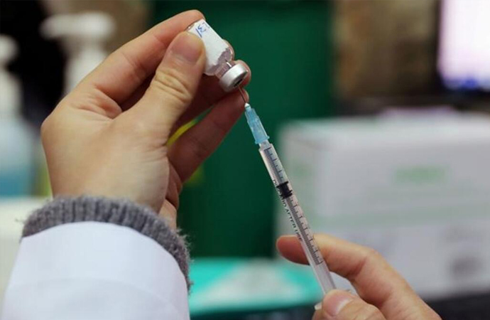 İsrail’de aşı olan 428 kişi koronavirüse yakalandı
