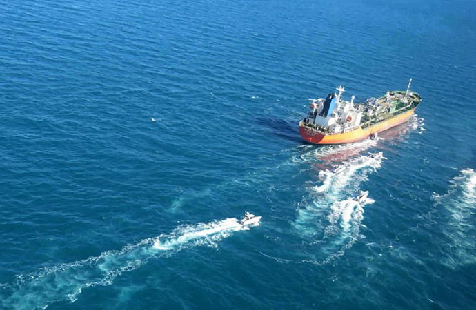 İran, Güney Kore bandıralı petrol tankerine el koydu