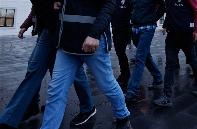 İstanbul’da FETÖ’den arananlara operasyon: 30 gözaltı
