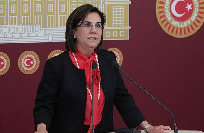 CHP PM Üyesi Gaye Usluer, partisinden istifa etti