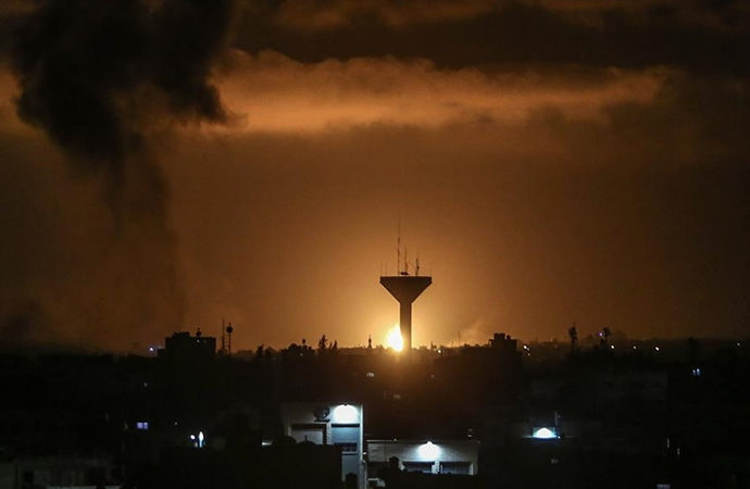 Gazze yine bombardıman altında