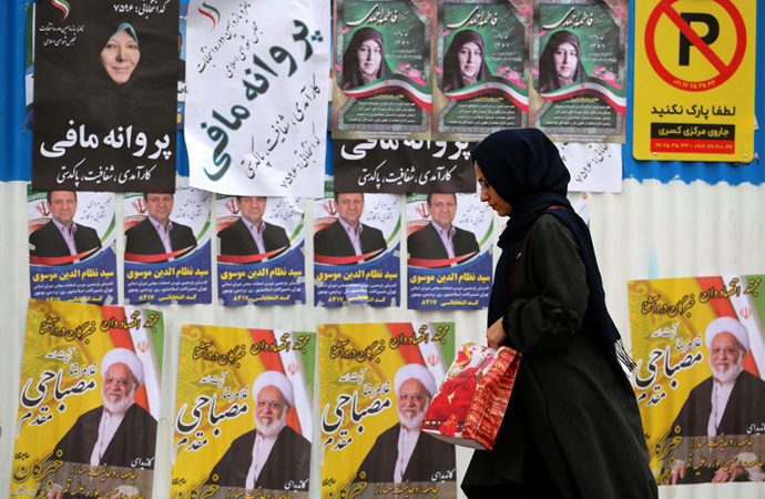 İran’da muhafazakar adaylar öne çıkıyor