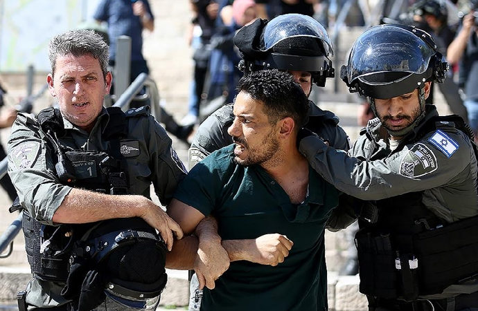 Mayıs ayında 3 bin 100 Filistinliyi gözaltına aldılar