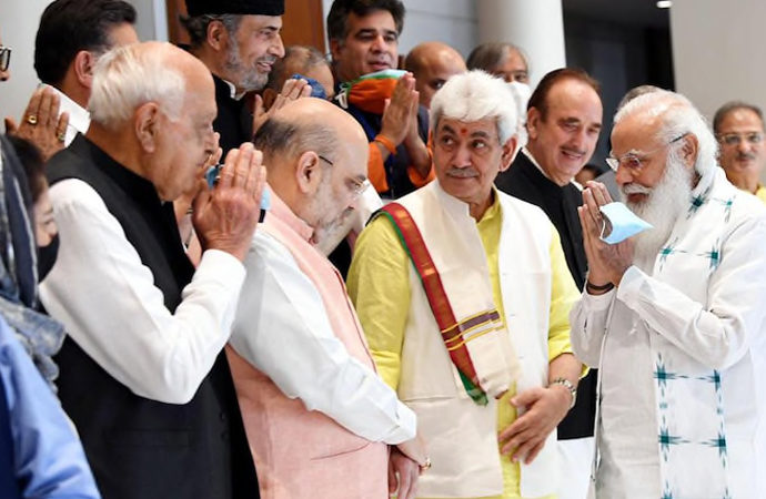 Keşmirli siyasiler Yeni Delhi’de Modi ile görüştü