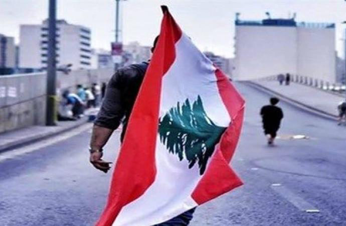 Lübnan’da siyasilere ve bankalara öfke