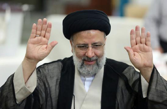 İran’da seçimleri muhafazakar Reisi kazandı