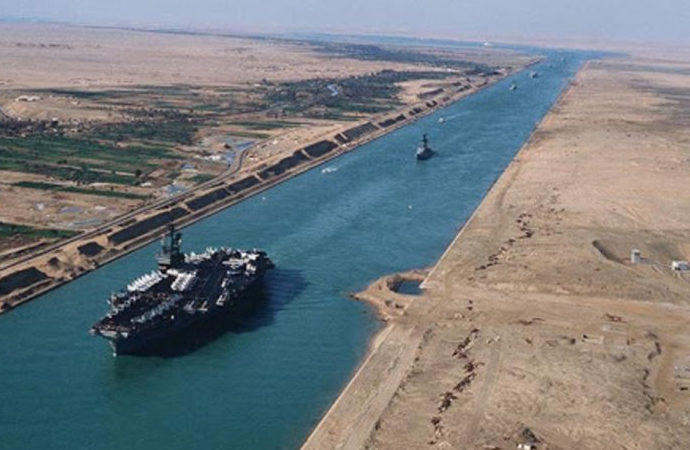Dünya deniz ticaretinin yüzde 12’si Süveyş Kanalından