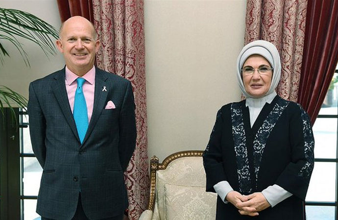 Emine Erdoğan, İngiliz Büyükelçi Chilcott ile görüştü